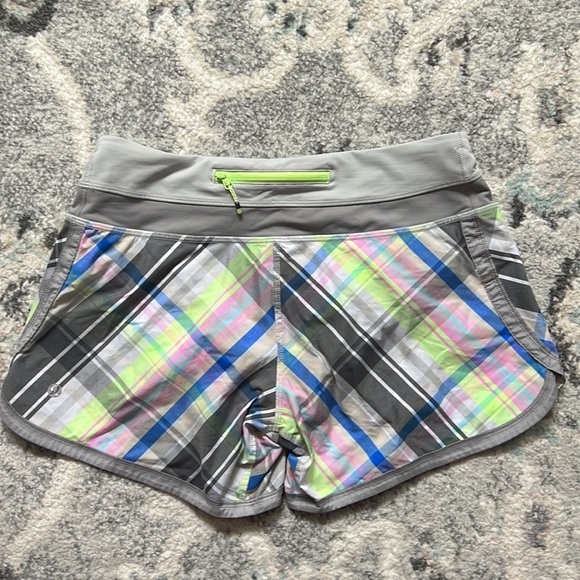 Lululemon Groovy Run Short - Picture 5 of 10